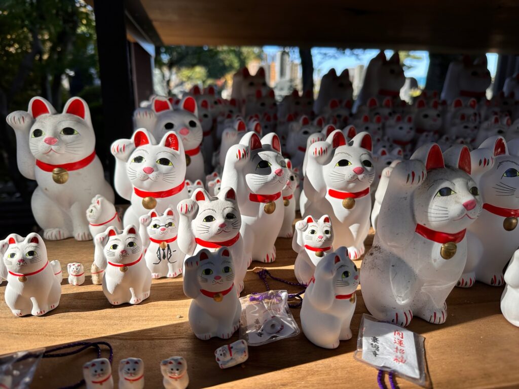 Lykkekatte ved Gotokuji templet i Tokyo
