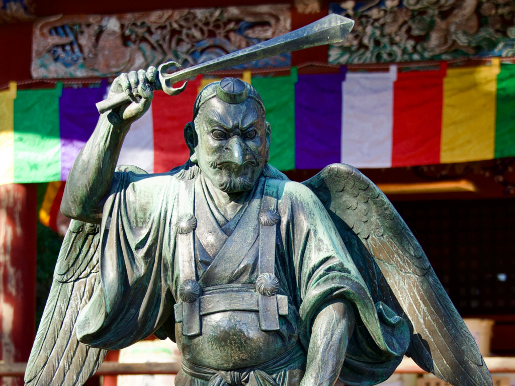 Figur ved tempel nær Mount Takao, Japan